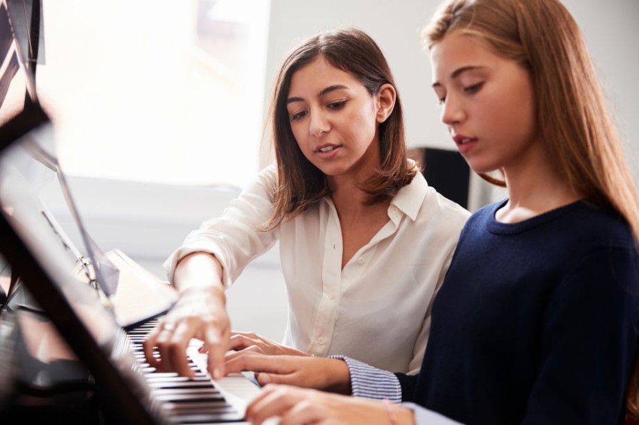 müzik öğretmenine hediye